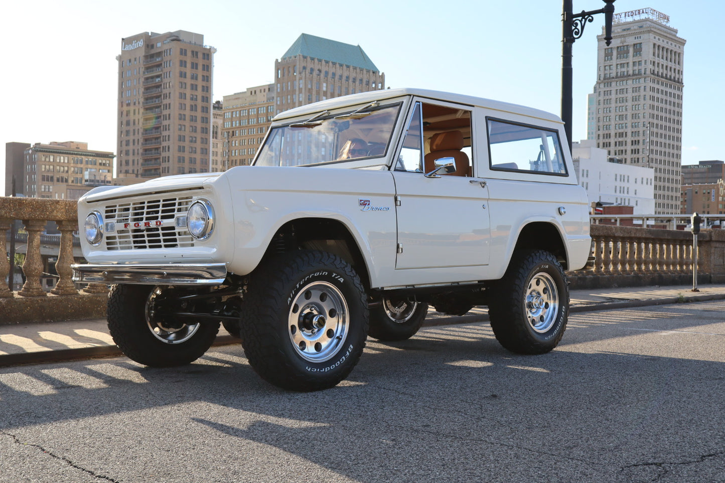 1973 Ford Bronco - Wimbledon White