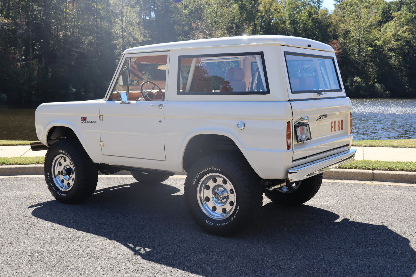 1973 Ford Bronco - Wimbledon White